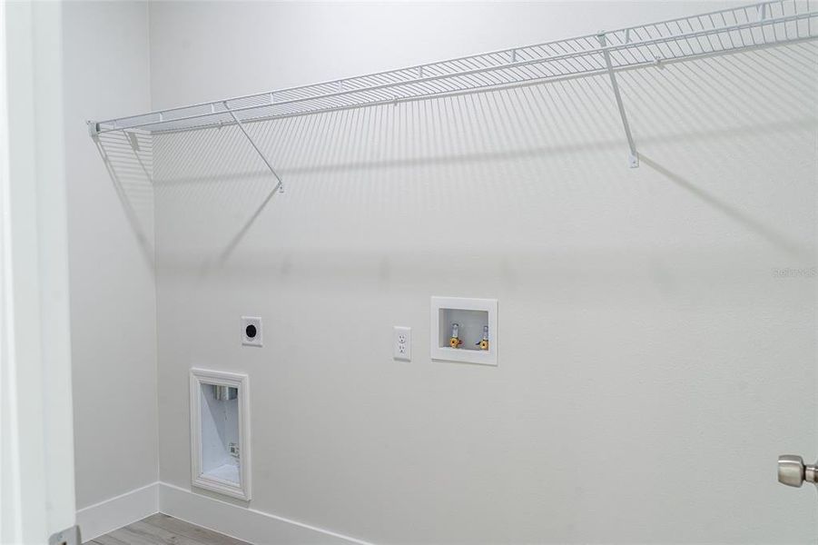 Spacious, unfurnished interior of a new home in , Citrus Springs (Image 24).