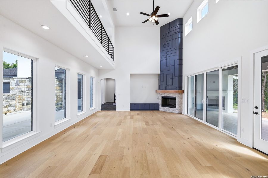 Spacious, unfurnished interior of a new home in , New Braunfels (Image 70).