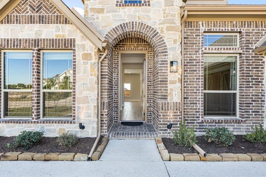 Exterior details and patio area of a home in Villages of Walnut Grove, Midlothian (Image 2).