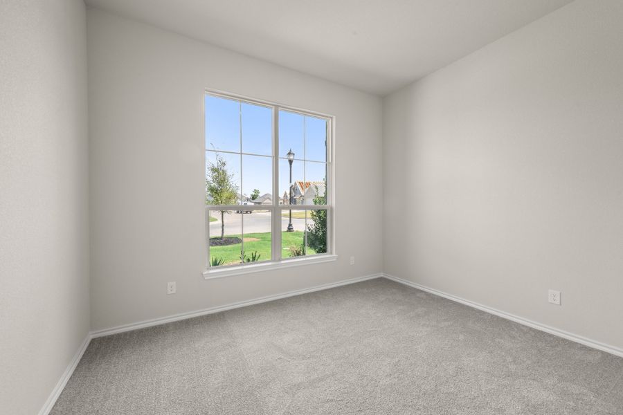 Spacious, unfurnished interior of a new home in Pirate Village, Granbury (Image 24).