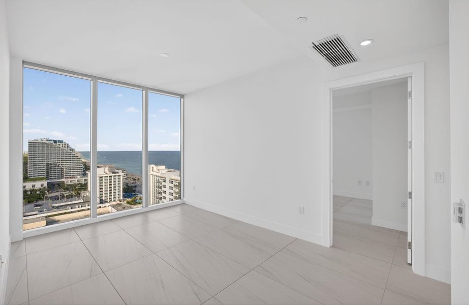 Spacious, unfurnished interior of a new home in , Fort Lauderdale (Image 17). Spacious, unfurnished interior of a new home in , Fort Lauderdale (Image 17).