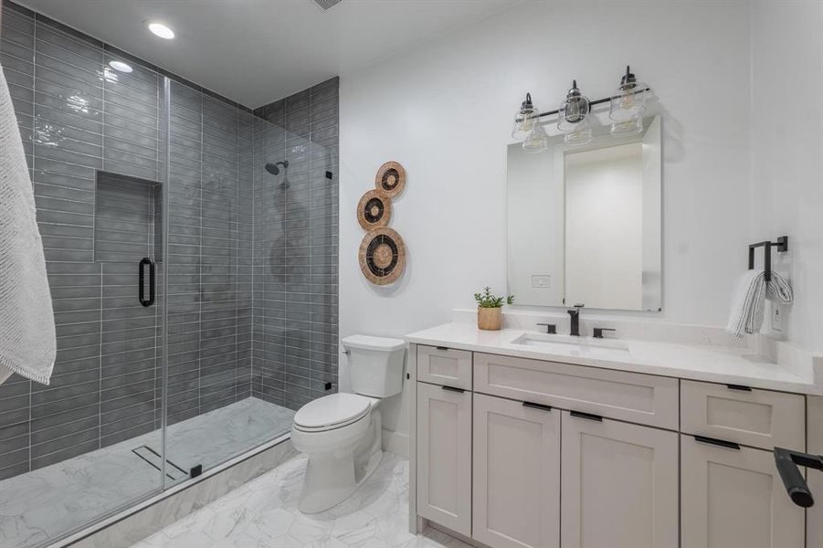 Furnished interior view inside a new home in , Dallas (Image 28). Furnished interior view inside a new home in , Dallas (Image 28).