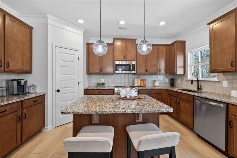 Furnished interior view inside a new home in Saddle Ridge, Calhoun (Image 13).
