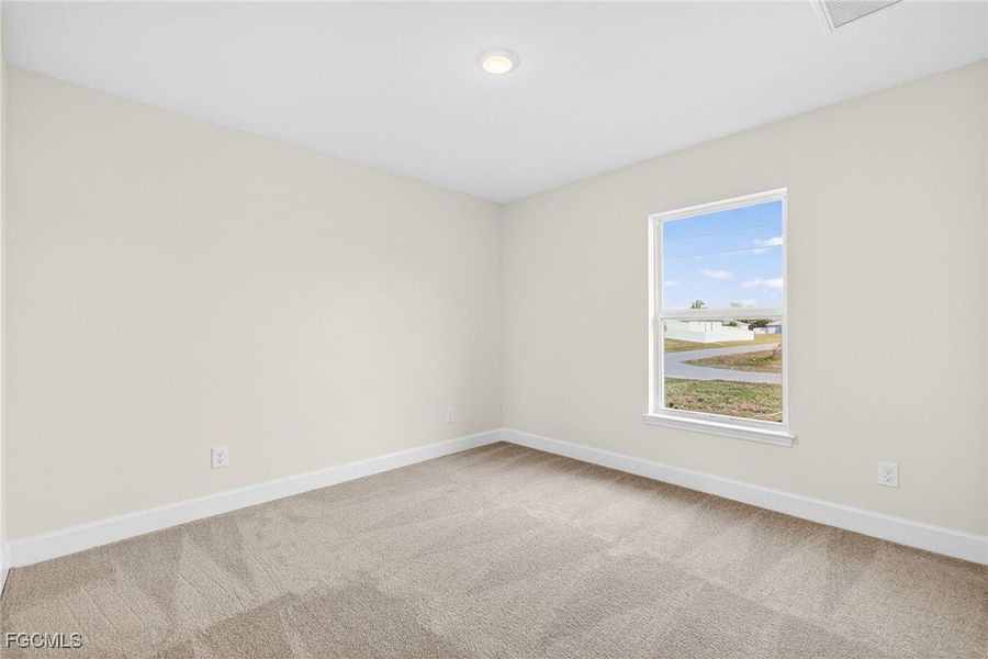 Spacious, unfurnished interior of a new home in Cape Coral, Cape Coral (Image 26).