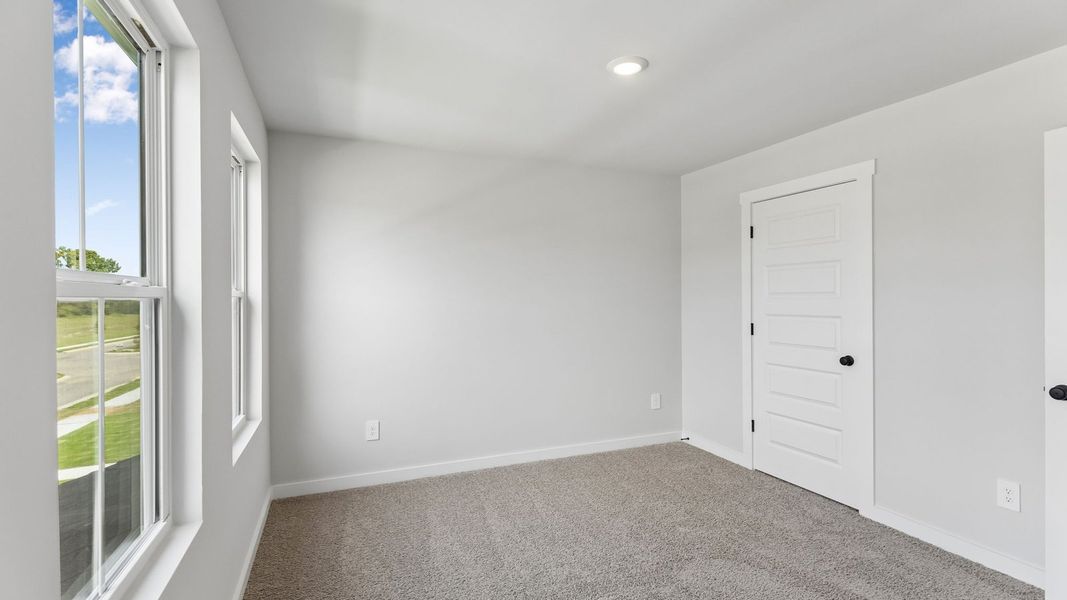 Spacious, unfurnished interior of a new home in Reserve at Hickory Ridge, Columbia (Image 46).