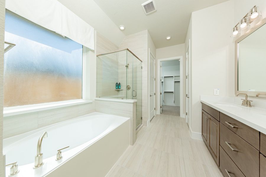 Representative furnished interior of a home built from the Sheffield by Beazer Homes in Meridiana, Iowa Colony (Image 8).