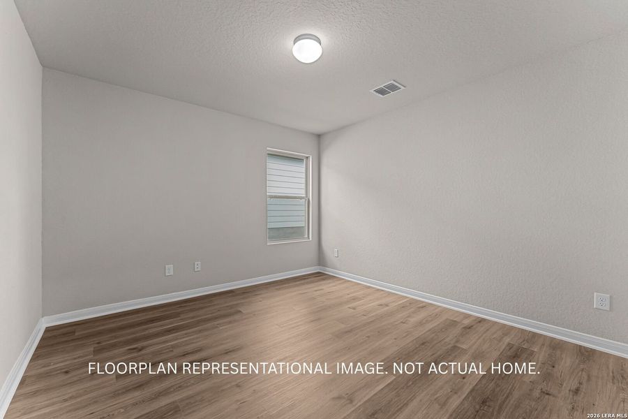 Spacious, unfurnished interior of a new home in Mesquite Ridge, San Antonio (Image 13).