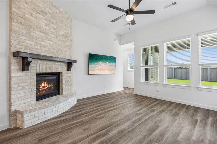 Spacious, unfurnished interior of a new home in , Aubrey (Image 22).