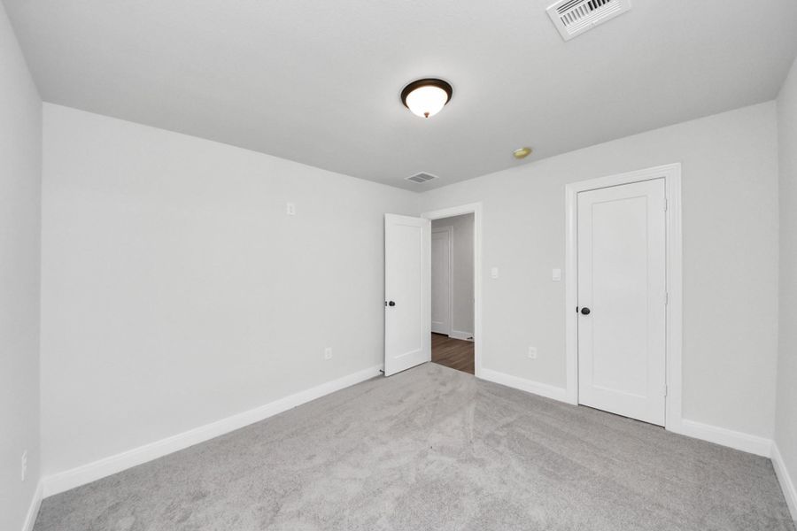 Spacious, unfurnished interior of a new home in Grand Oaks Reserve, Cleveland (Image 31). Spacious, unfurnished interior of a new home in Grand Oaks Reserve, Cleveland (Image 31).