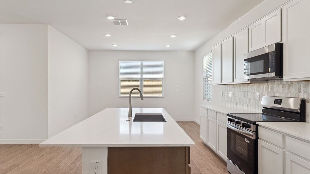 Furnished interior view inside a new home in Apache Farms, Buckeye (Image 10).