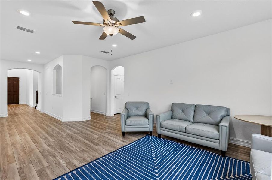 Furnished interior view inside a new home in Erwin Farms, McKinney (Image 12).