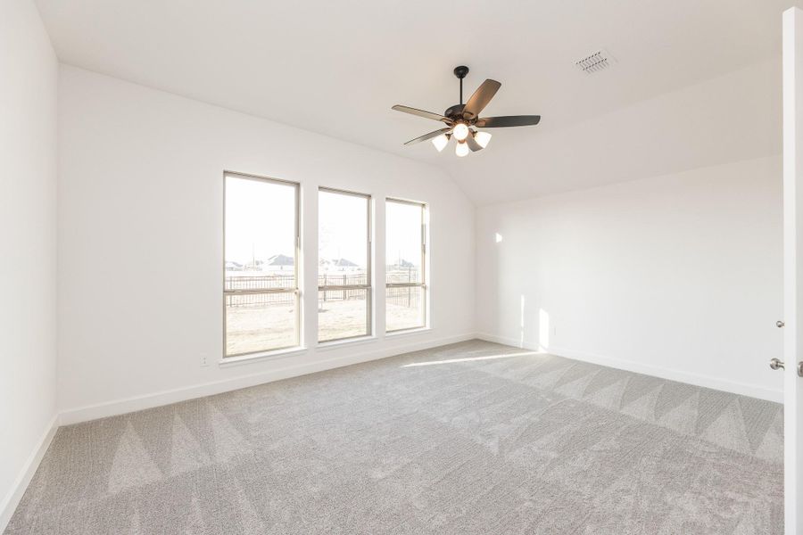 Spacious, unfurnished interior of a new home in Jordan Ranch, Fulshear (Image 36).