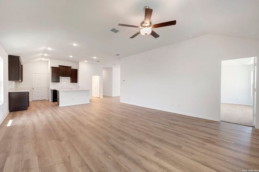 Spacious, unfurnished interior of a new home in Verano Farms, Von Ormy (Image 30). Spacious, unfurnished interior of a new home in Verano Farms, Von Ormy (Image 30).