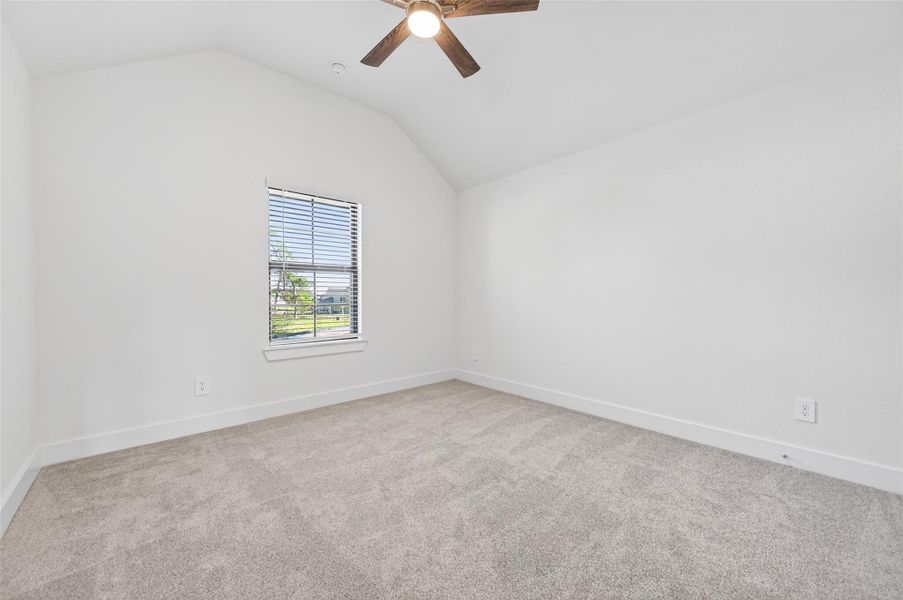 Spacious, unfurnished interior of a new home in Sorella, Tomball (Image 21).