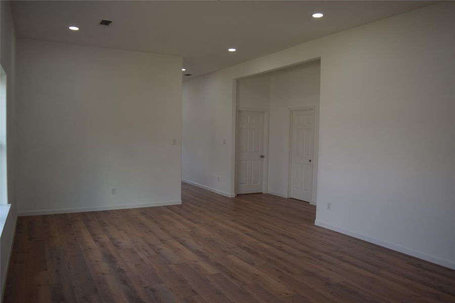 Spacious, unfurnished interior of a new home in , Cleveland (Image 9).