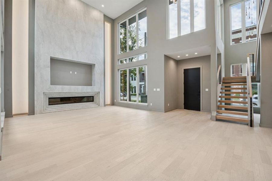 Spacious, unfurnished interior of a new home in , Roanoke (Image 31).