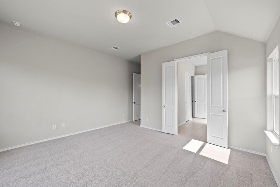 Spacious, unfurnished interior of a new home in The Trails, New Caney (Image 16).