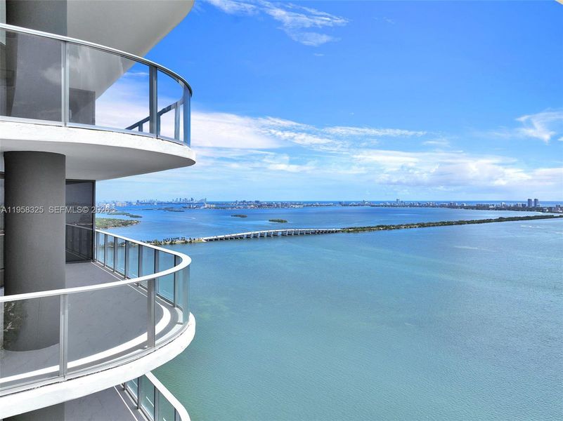 Condo located in Miami, FL showcasing its design and architecture (Image 3).