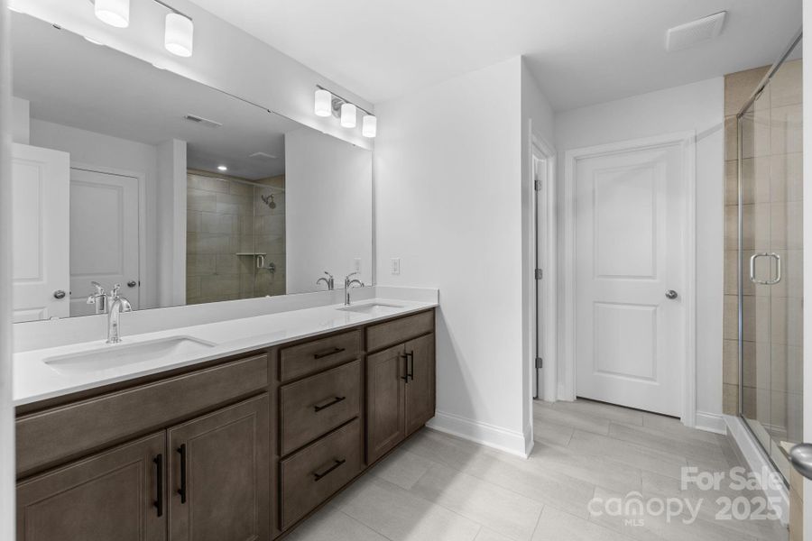 Furnished interior view inside a new home in Lakeside Glen, York (Image 4). Furnished interior view inside a new home in Lakeside Glen, York (Image 4).