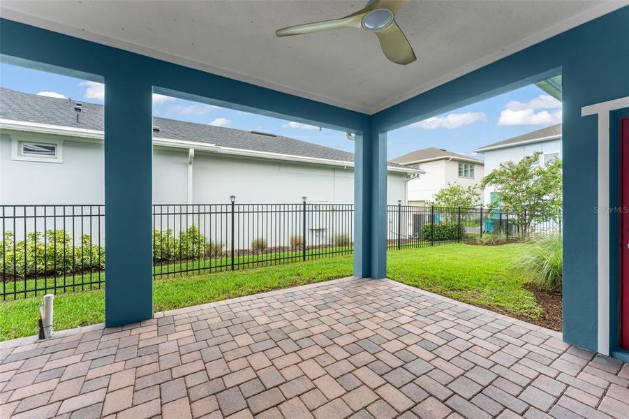 Exterior details and patio area of a home in , Orlando (Image 30).