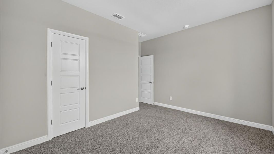 Representative unfurnished interior of a home built from the Glenwood by D.R. Horton in Bluestem, Rhome (Image 23).
