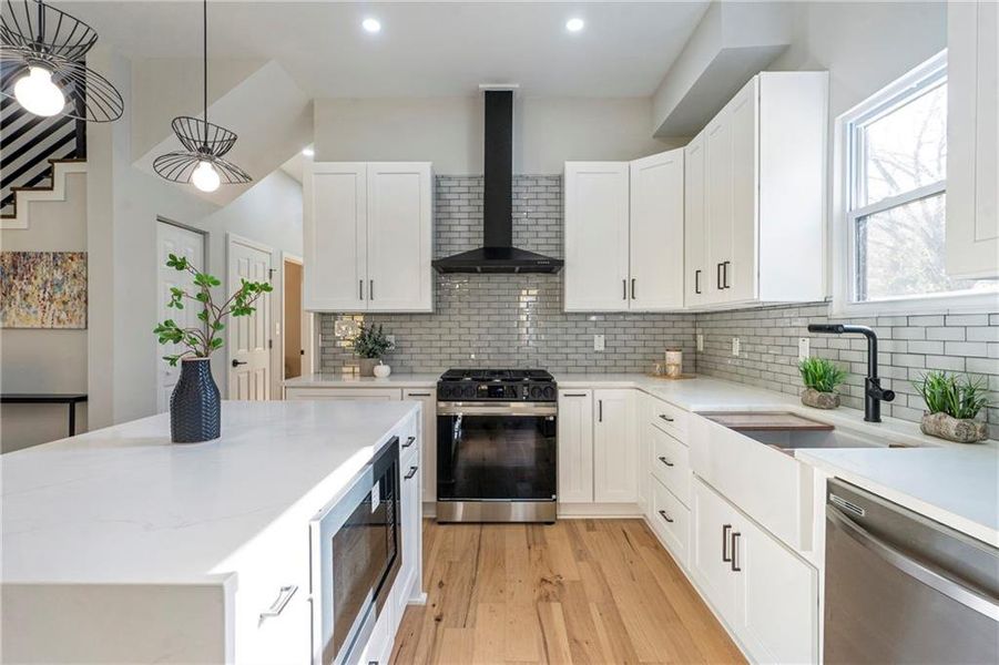 Furnished interior view inside a new home in , Atlanta (Image 39).