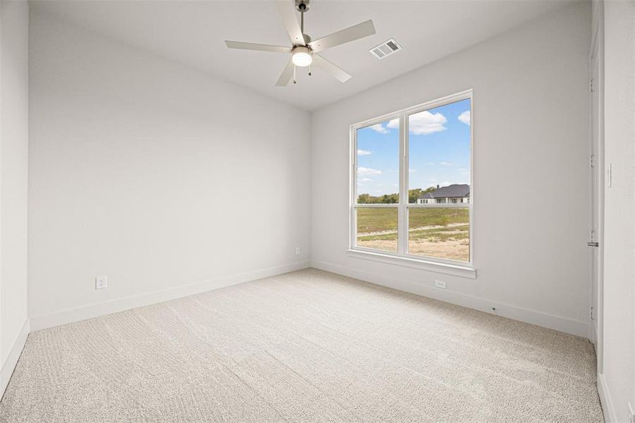 Spacious, unfurnished interior of a new home in Tuscan Estates (1 Acre Lots), Waxahachie (Image 24).