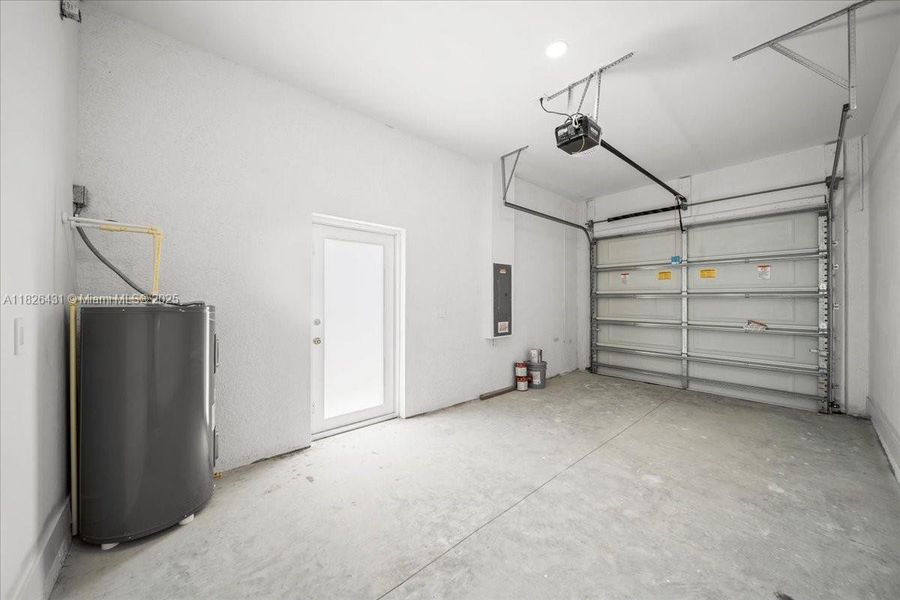 Spacious, unfurnished interior of a new home in , Lehigh Acres (Image 25). Spacious, unfurnished interior of a new home in , Lehigh Acres (Image 25).