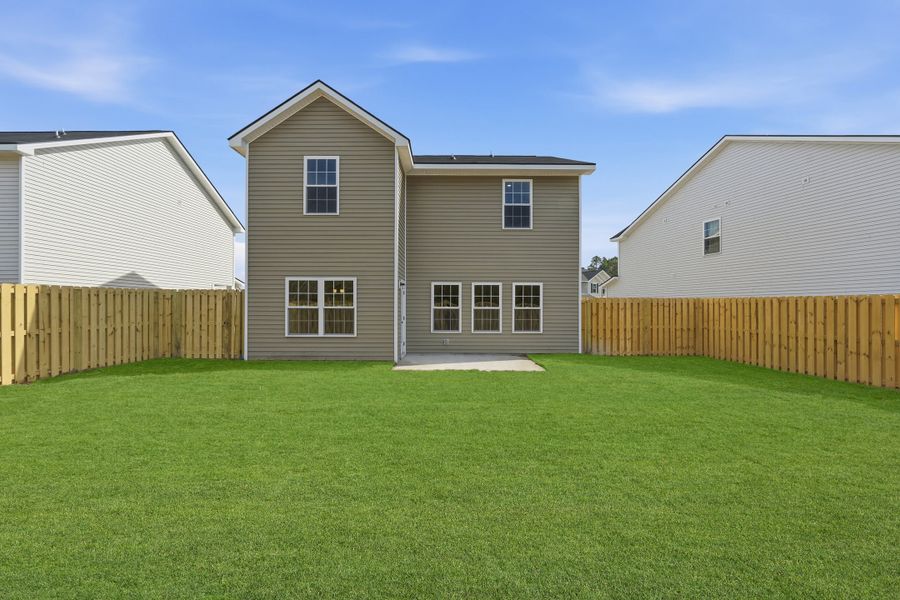 Representative exterior details of a home built from the The Ryon by RTS Homes in The Pointe at Villages on Marne, Hinesville (Image 4).