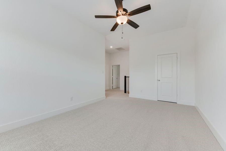 Spacious, unfurnished interior of a new home in Edgewater, Fate (Image 27). Spacious, unfurnished interior of a new home in Edgewater, Fate (Image 27).