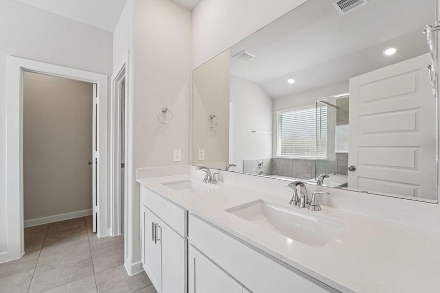 Furnished interior view inside a new home in Stewart's Ranch, Conroe (Image 3).