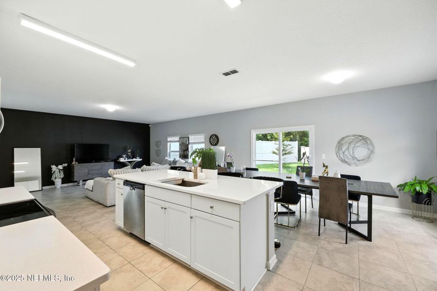 Furnished interior view inside a new home in , Jacksonville (Image 5).