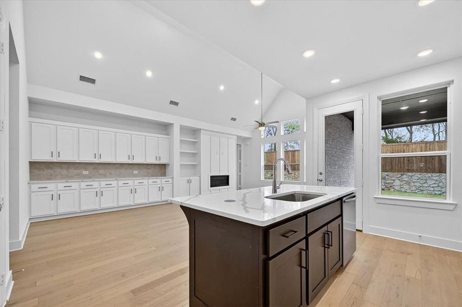Furnished interior view inside a new home in Heritage Ranch, Sherman (Image 8).