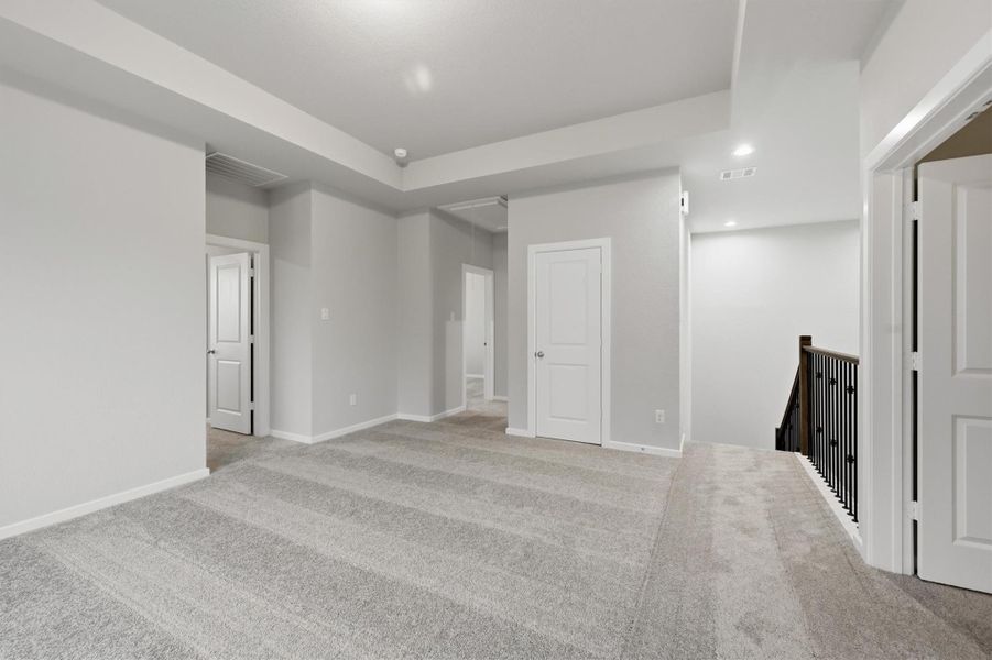 Spacious, unfurnished interior of a new home in Canterra Creek  60', Iowa Colony (Image 37).