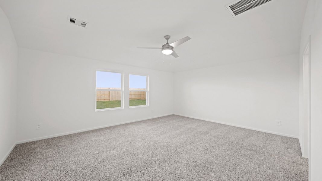 Spacious, unfurnished interior of a new home in Sunterra Lakes, Brookshire (Image 18).
