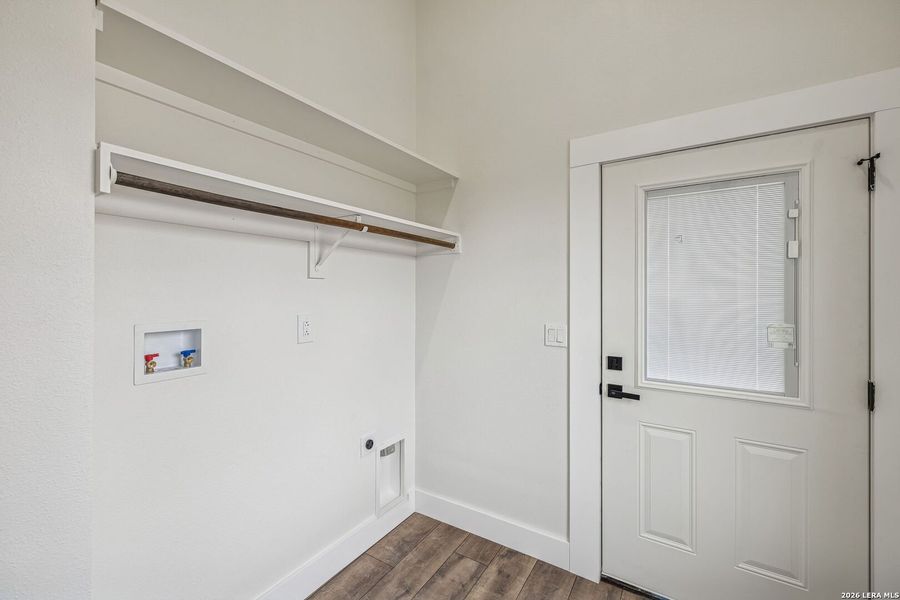 Spacious, unfurnished interior of a new home in , Castroville (Image 51).