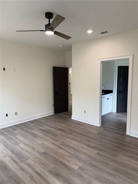 Spacious, unfurnished interior of a new home in , Warner Robins (Image 13).