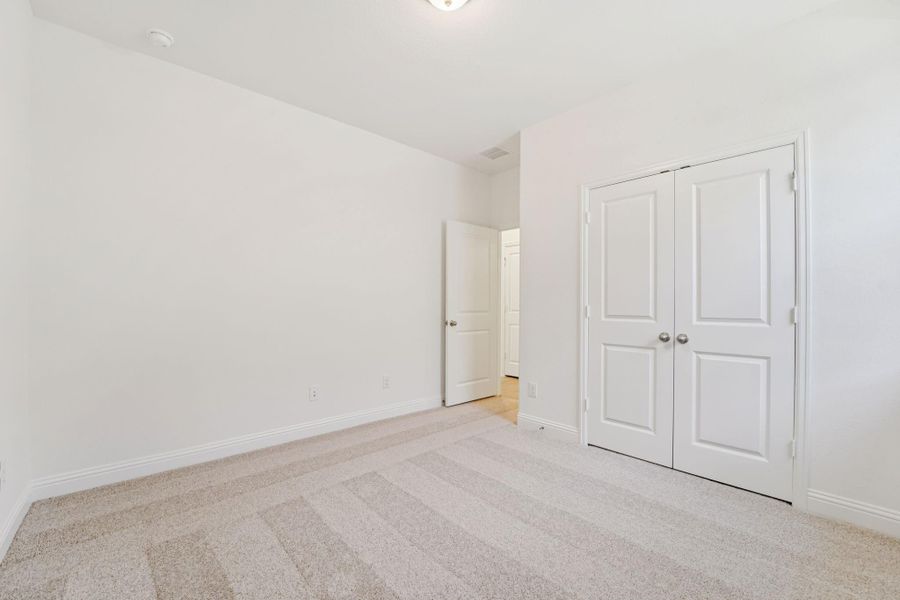 Spacious, unfurnished interior of a new home in Evergreen 40', Conroe (Image 25).