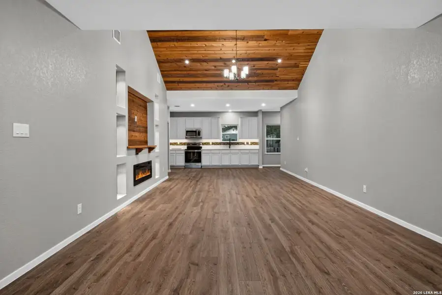 Spacious, unfurnished interior of a new home in , Somerset (Image 32).