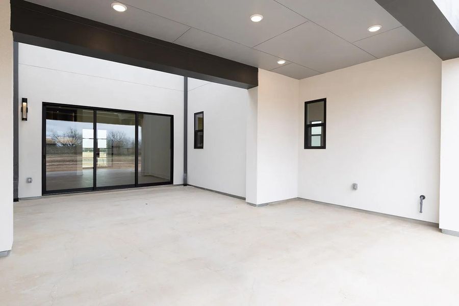 Lynmar II D Outdoor living area Lynmar II D Outdoor living area