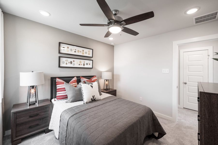 Representative furnished interior of a home built from the Yellowstar by Tri Pointe Homes in Mason Woods, Cypress (Image 24).