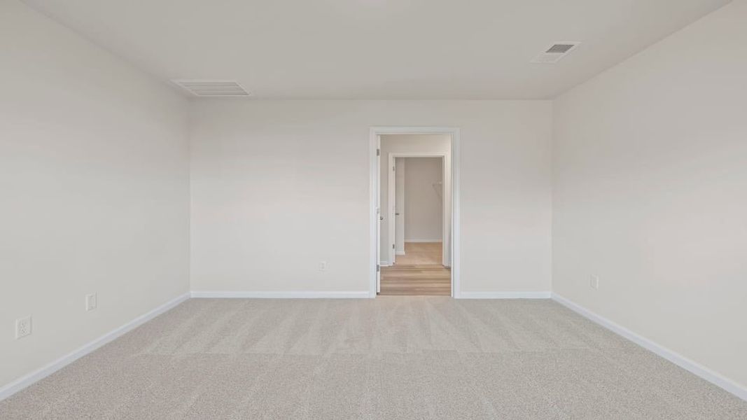 Spacious, unfurnished interior of a new home in Cascade Point, Seneca (Image 30).