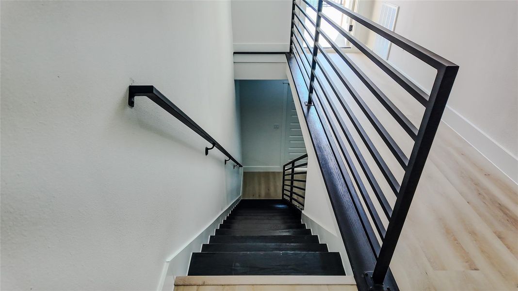 Spacious, unfurnished interior of a new home in , Houston (Image 25).