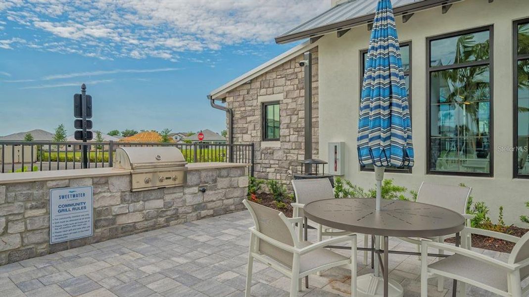 Exterior details and patio area of a home in , Lakewood Ranch (Image 32).