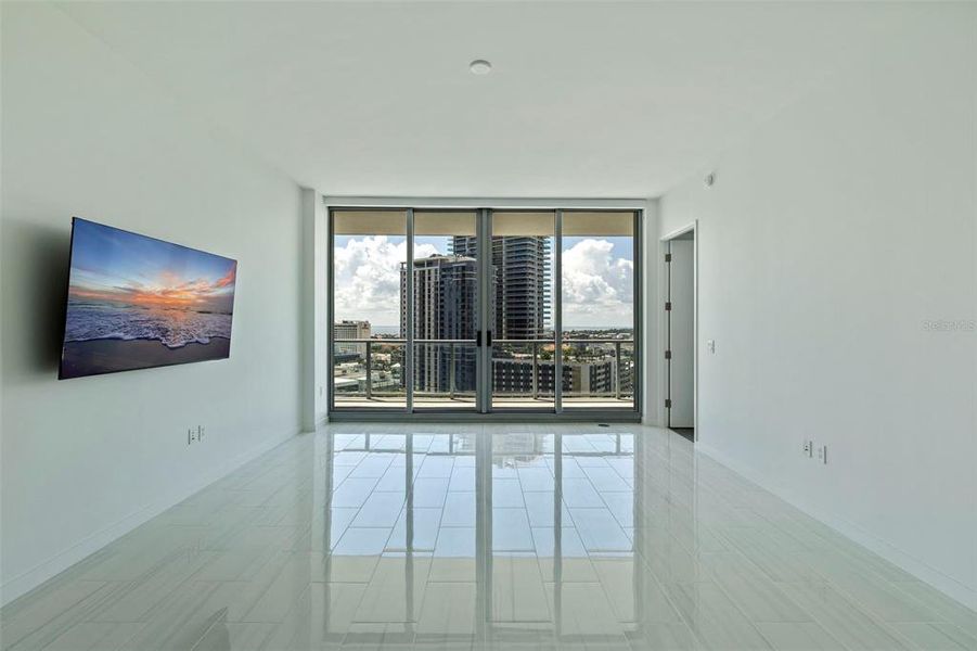 Spacious, unfurnished interior of a new home in , St. Petersburg (Image 29). Spacious, unfurnished interior of a new home in , St. Petersburg (Image 29).