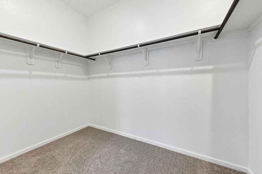 Spacious, unfurnished interior of a new home in Kemah Crossing - City Series, Kemah (Image 24).
