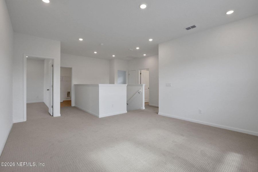 Spacious, unfurnished interior of a new home in Hyland Trail, Green Cove Springs (Image 52).