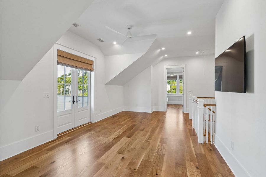 Spacious, unfurnished interior of a new home in , Folly Beach (Image 107).