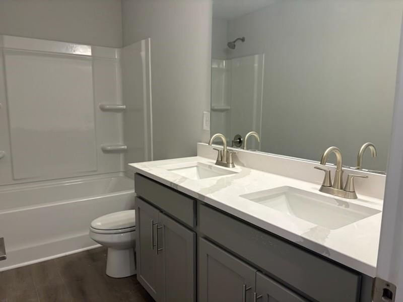 Image 11 of a home in Lake Shore. Image 11 of a home in Lake Shore.