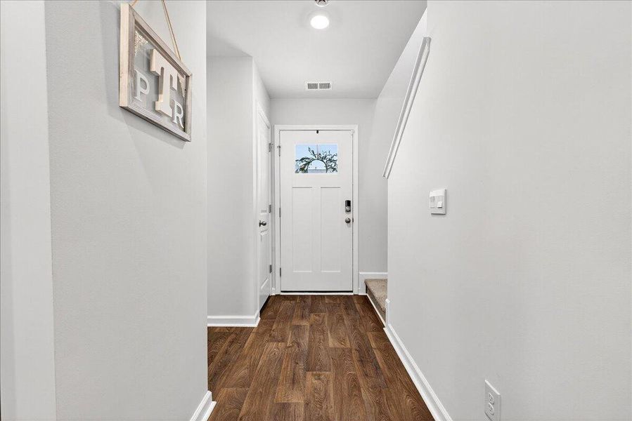 Spacious, unfurnished interior of a new home in , Summerville (Image 21).